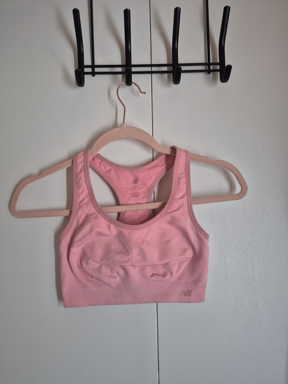 New Balance Women's Light Pink Seamless Racerback Sports Bra